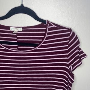 🪿White and Maroon striped t-shirt dress!